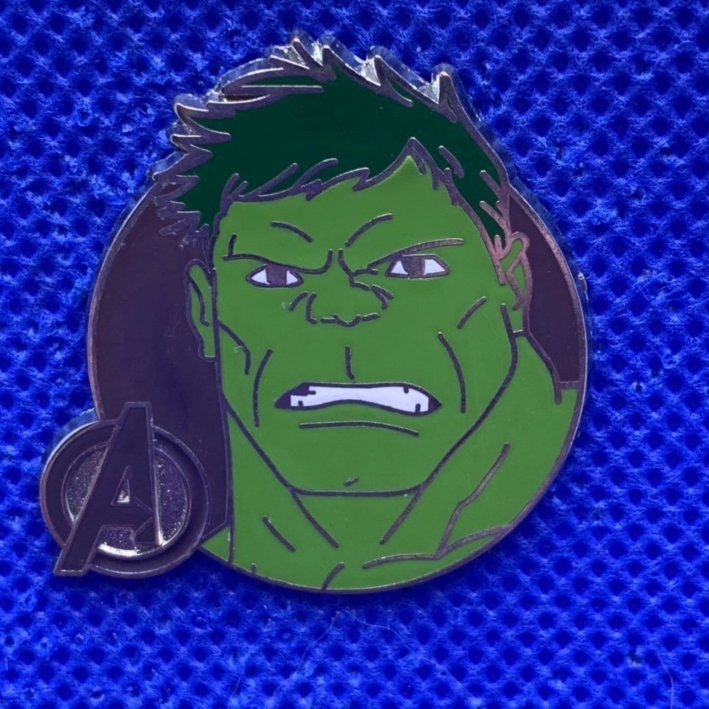 2015 Marvel Avengers Incredible Hulk Disney pin Super heroes Booster Pack